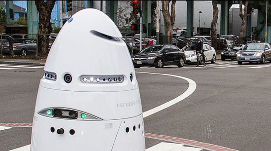 微软硅谷园里的机器人安保萌萌哒