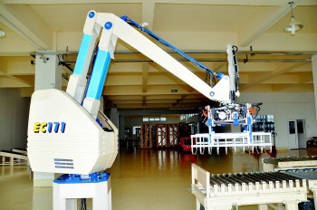 国信证券刘勐：中国诸多产业自动化提速  机器人产业并购成常态