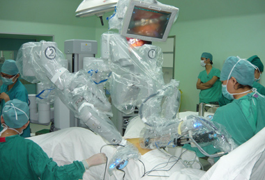 “机器人”成功完成高难度妇科肿瘤手术