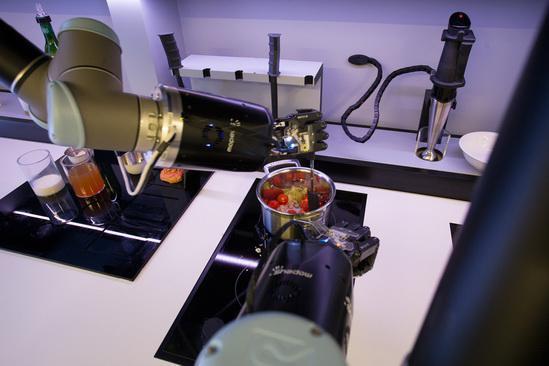 世界上的第一个机器人厨房你知道长啥样不？