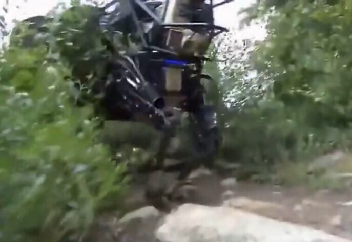 视频: 2014美国军用新型机器人大全（牛啊）