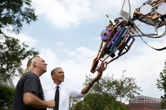 奥巴马瞧上五米高长颈鹿机器人呼吁振兴美制造业