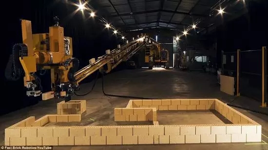 【视频】机器人瓦匠2天内建起一栋楼