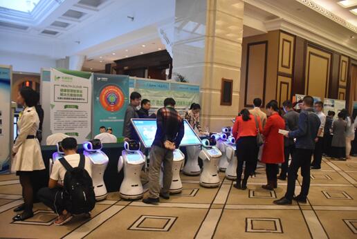 “机器人+智慧医疗”，三宝平台机器人为深圳社康中心20周年献礼