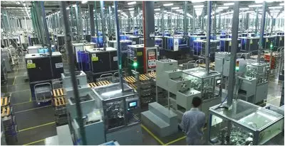 德力西新工厂机器人密度达千人80台