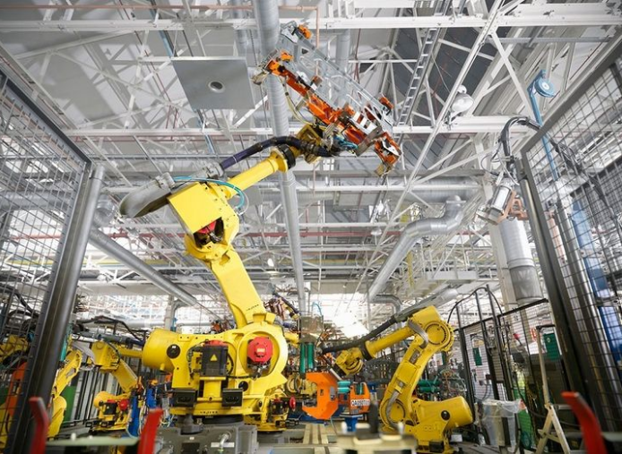 为振兴美制造业 特朗普强制制造商使用机器人