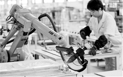 宁波：企业加速“机器换人”，必须解决成本过高问题