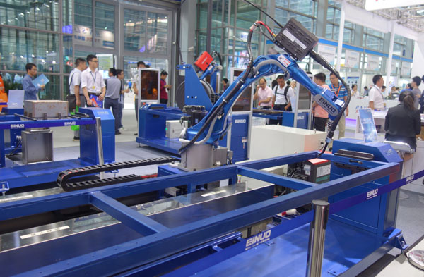 去年深圳市工业机器人产值逾500亿元