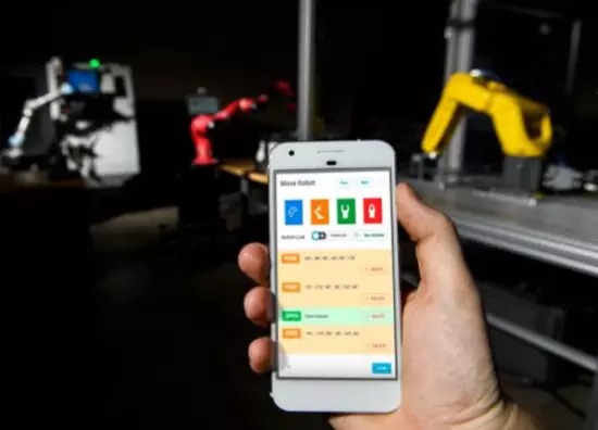 通过移动设备从云端控制工业机器人