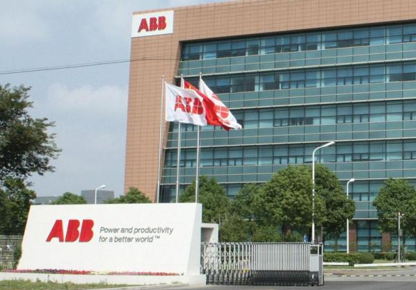 ABB集团首席数字官：大多数机器人目前仍生活在“牢笼”中