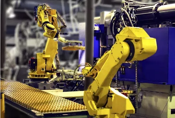 工业机器人“跑步”入车间 上半年产量激增52%