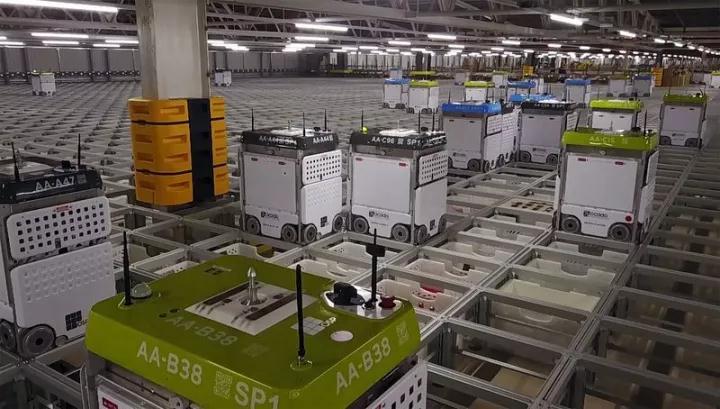 英国最大生鲜电商 Ocado的仓库机器人长啥样！