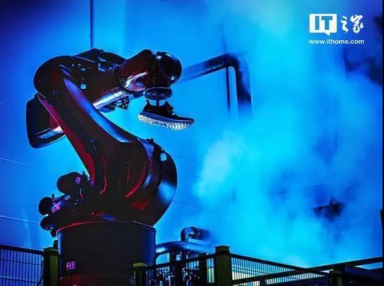 阿迪达斯开设新机器人工厂，仅150名人类员工