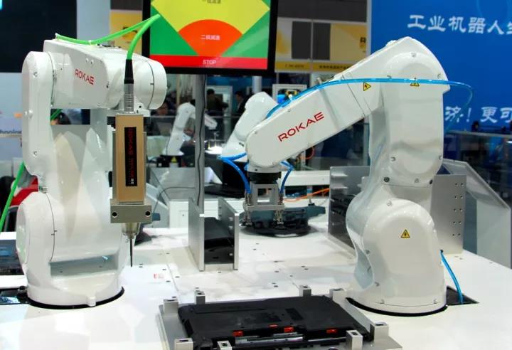 中国工业机器人2.0时代进入中高端领域 企业数量超6500家