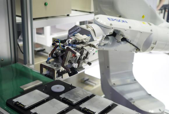 爱普生携工业机器人领域多款创新方案亮相“2018工博会”，高效适用深受关注
