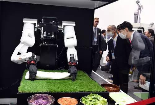 2020国产工业机器人产量达10万台
