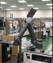 捷螺系统-半导体工厂狭窄巷道及自动门/电梯解决方案