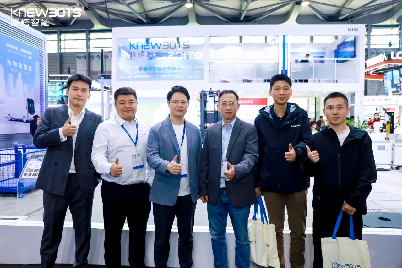 晓悟智能与智驰致远签署战略合作 共探“软件定义机器人”在光通信行业的创新突破